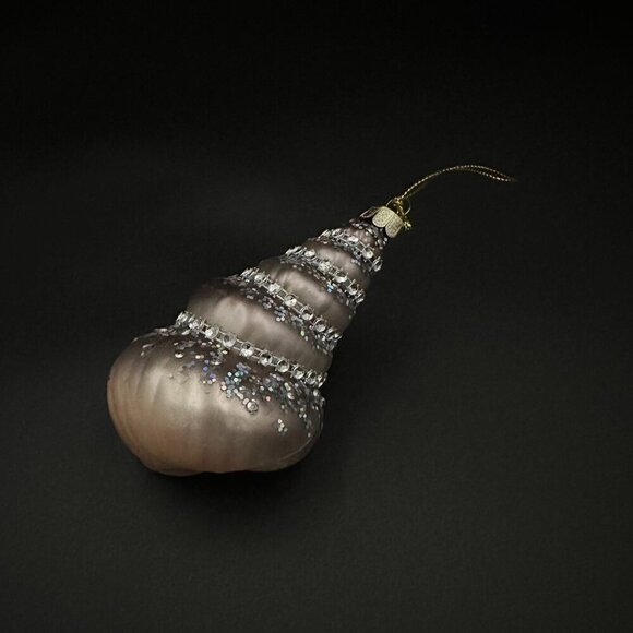 ✨ Wilford & Lee Home Accents Glass Shell Ornament – Elegant Coastal Decor ✨ - Picture 3 of 5